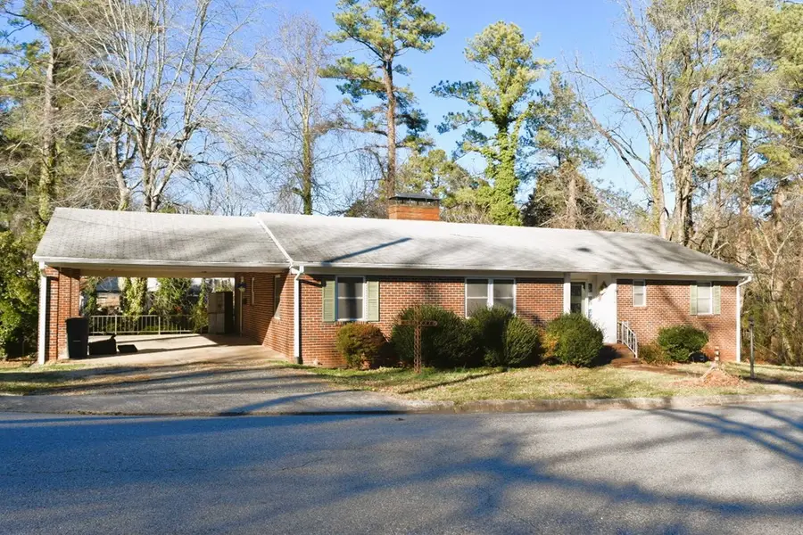 614 Walker St., Chase City, VA 23924 - #2