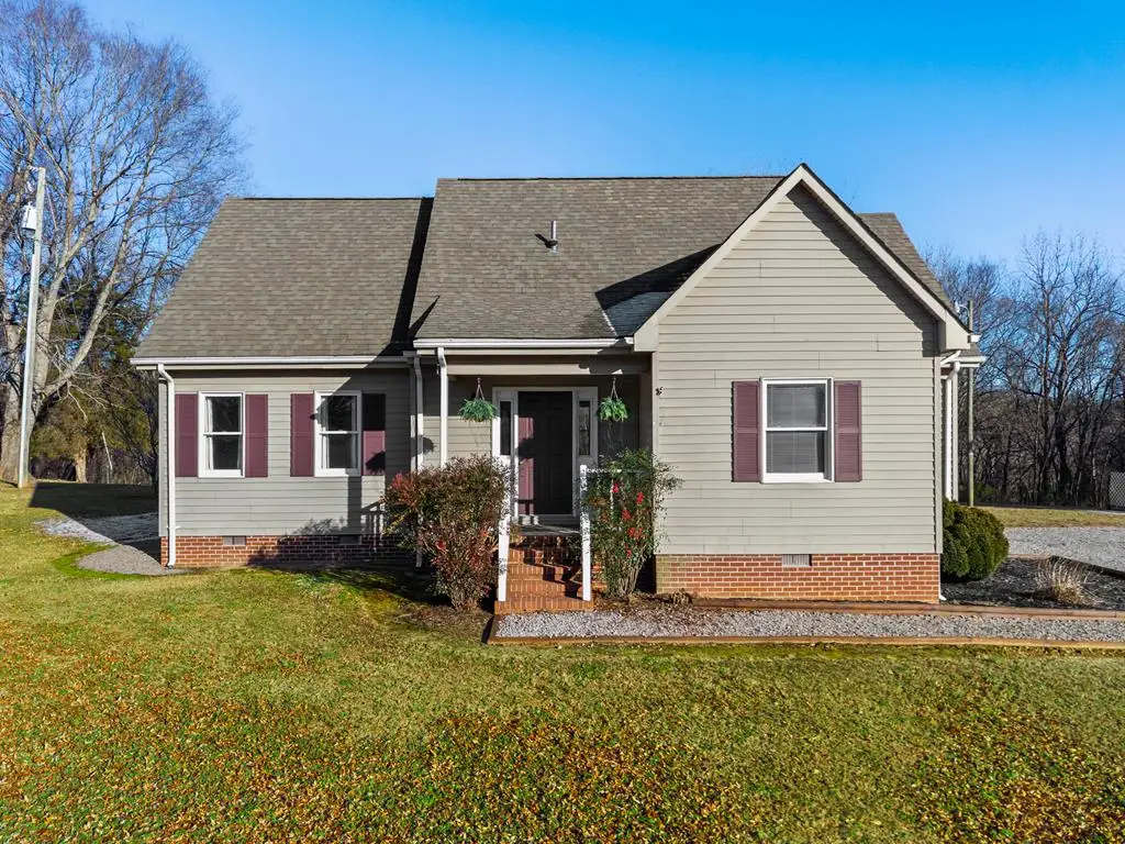 441 W Courthouse Rd, Crewe, VA 23930 - Image #1