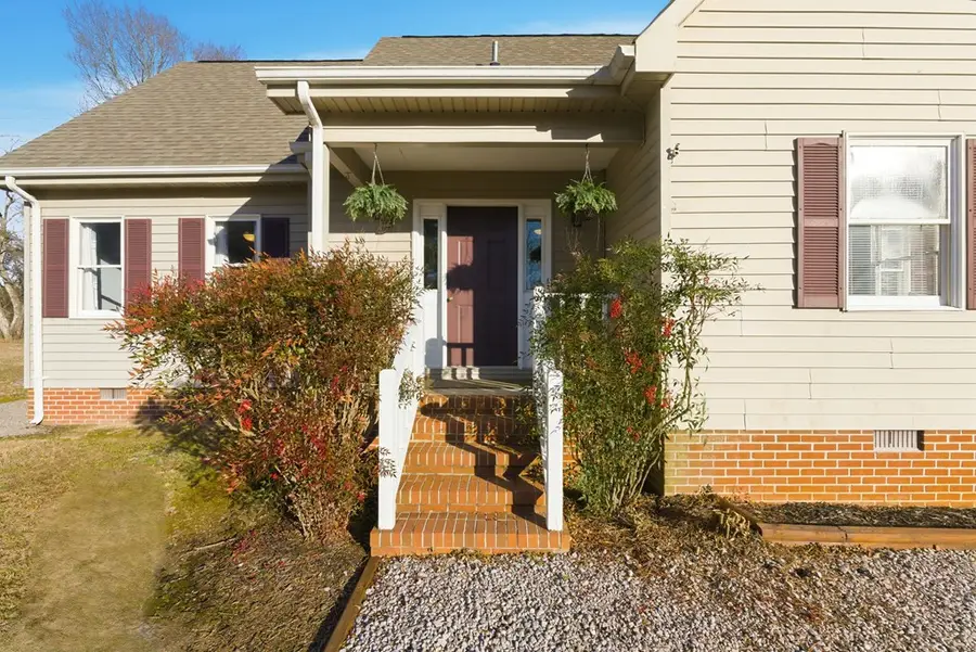 441 W Courthouse Rd, Crewe, VA 23930 - Image #2