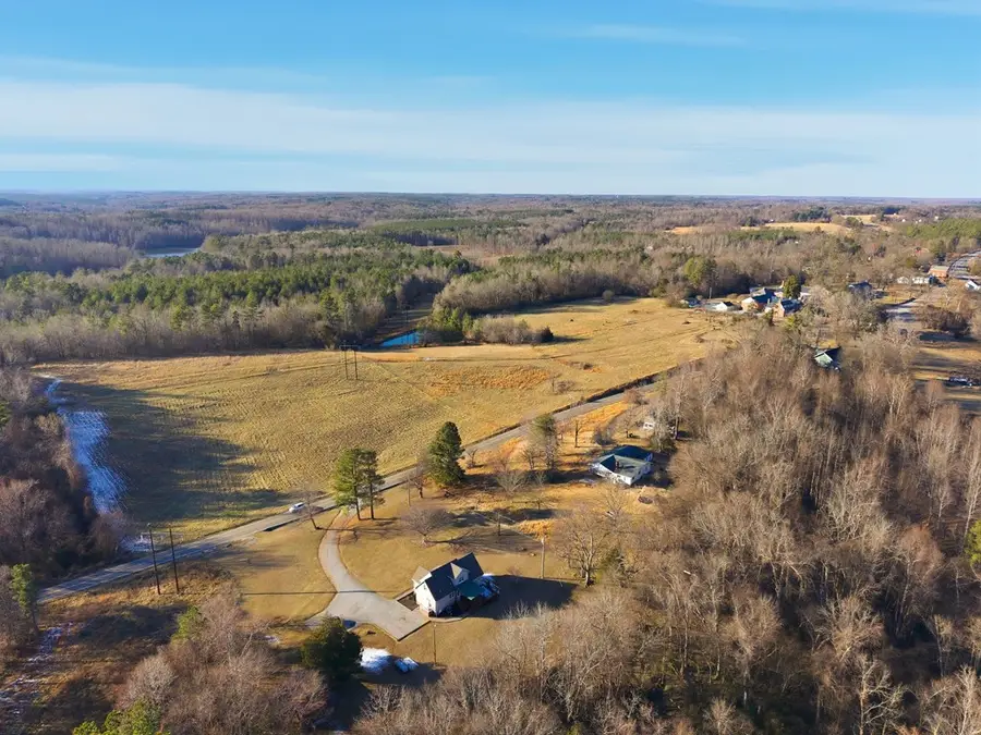 441 W Courthouse Rd, Crewe, VA 23930 - Image #3