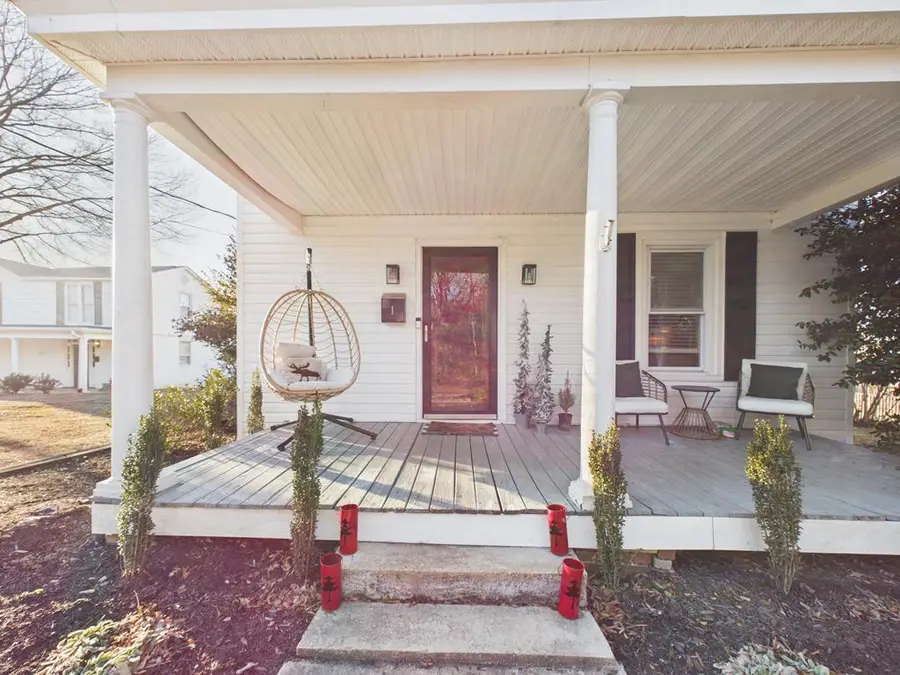 313 N Bridge St, Farmville, VA 23901 - #2