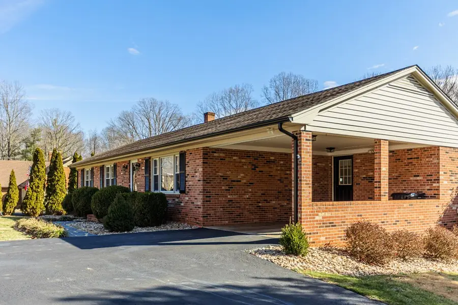 124 Walton Drive, Appomattox, VA 24522 - Image #2