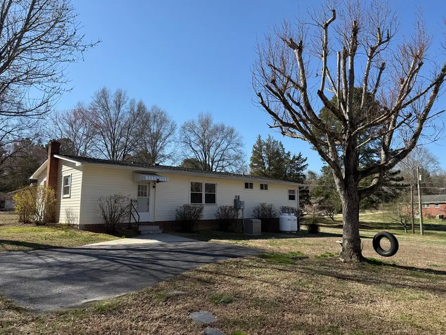 111 Page Street, Farmville, VA 23901 - #3