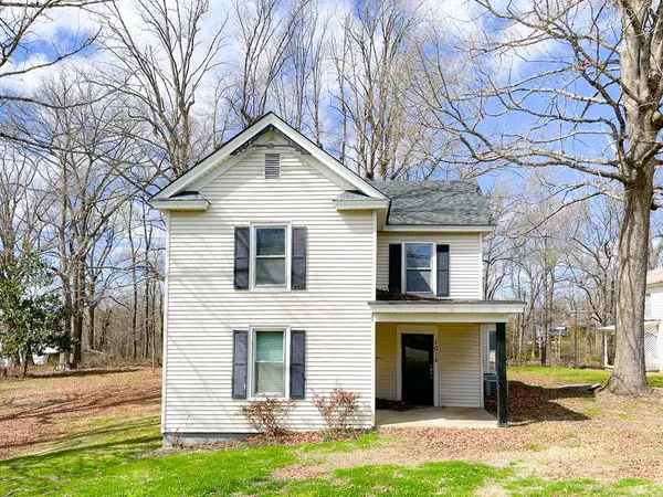 1016 Court St, Victoria, VA 23974