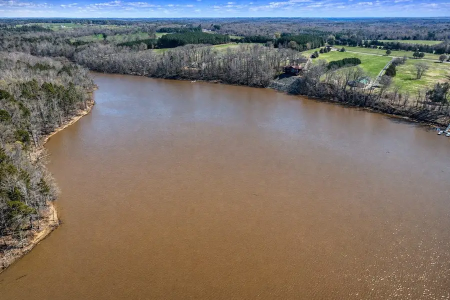 615 Sandie Point Dr, Clarksville, VA 23927 - #3