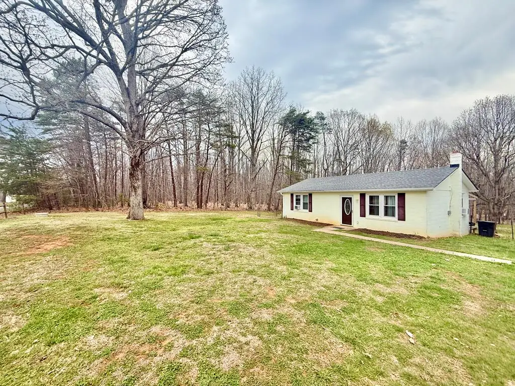 364 Buffalo Rd, Dillwyn, VA 23936 - #1