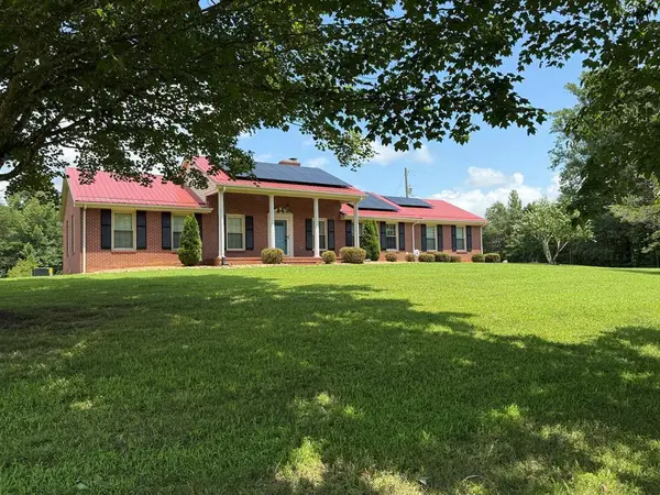 1244 Beaver Pond Road, Nathalie, VA 24577
