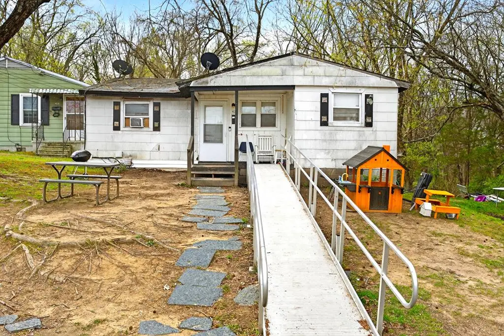 411 Longwood Ave, Farmville, VA 23901 - #1