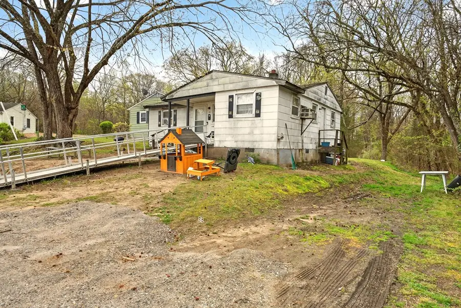 411 Longwood Ave, Farmville, VA 23901 - #2