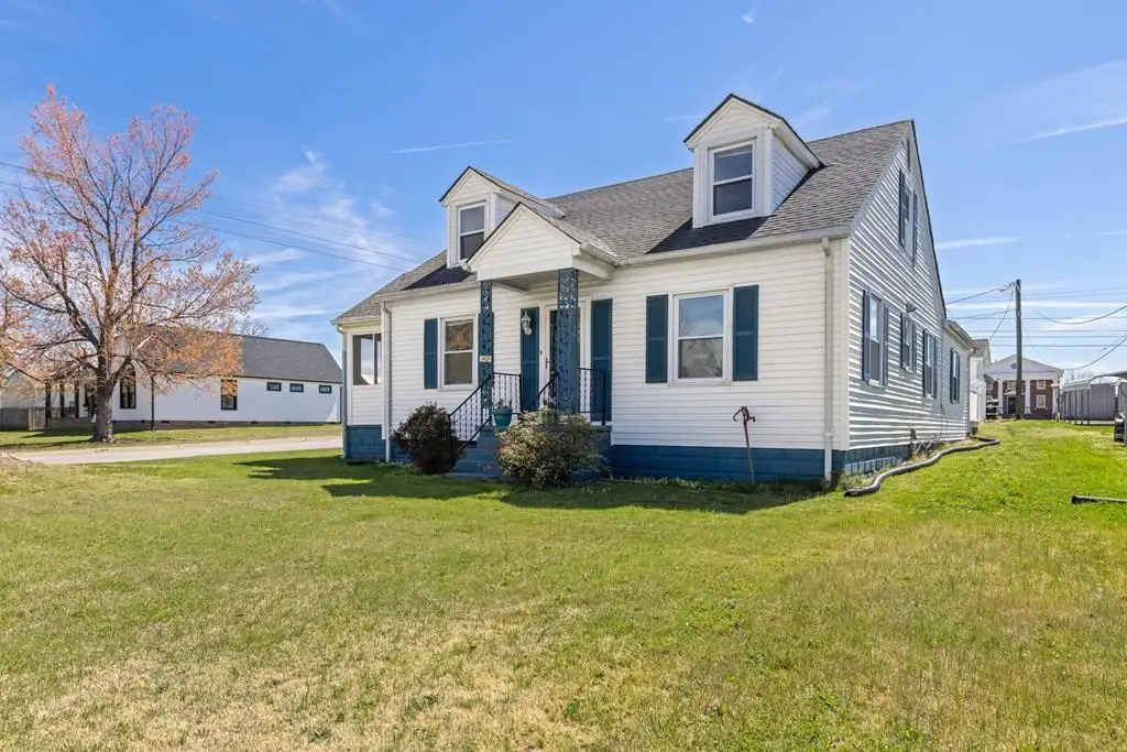 1421 9th Street, Victoria, VA 23974 - #1