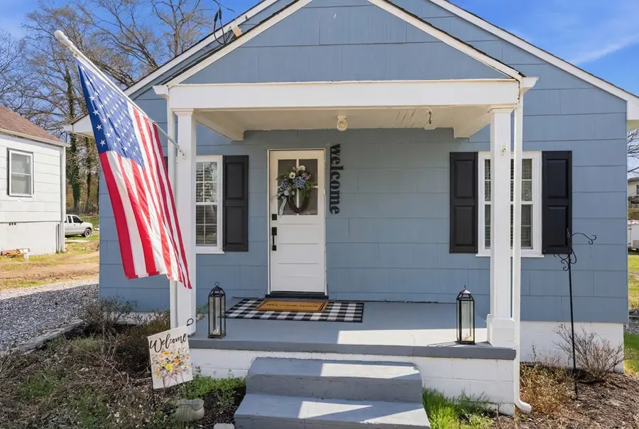 706 Monroe St, Farmville, VA 23901 - #2