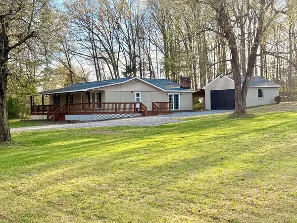 100 Lake Dr., Farmville, VA 23901