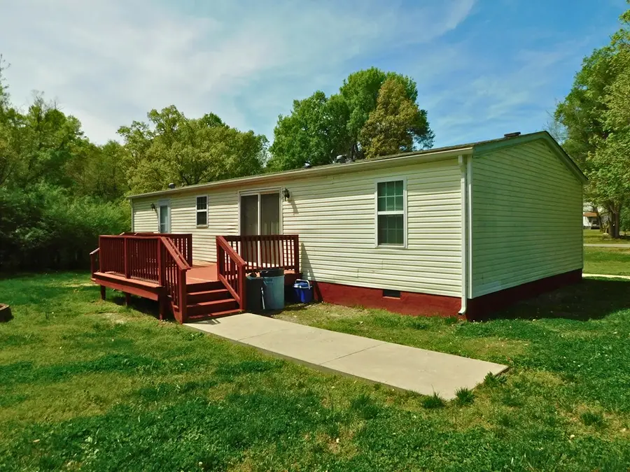 723 Oak Street, Blackstone, VA 23824 - #3