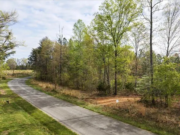 Cutbanks Road, Pamplin, VA 23958