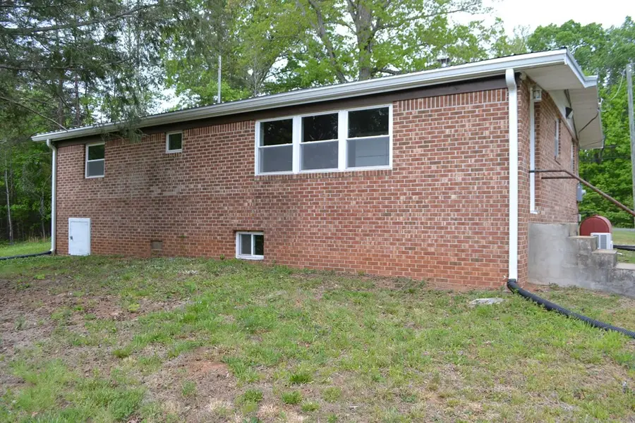 6406 Crumptown Road, Farmville, VA 23901 - #3