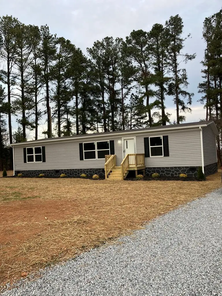 2664 Overton Rd, Victoria, VA 23974 - #2