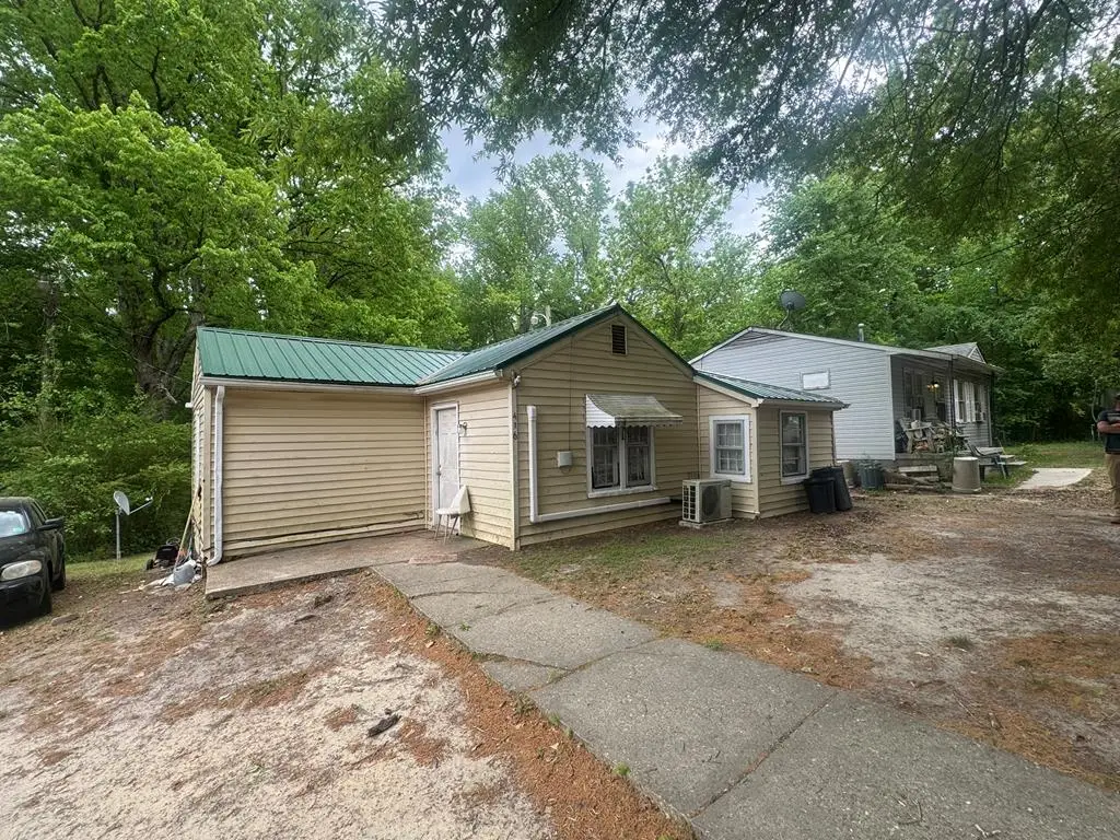 416 Sullivan St, Blackstone, VA 23824 - #1