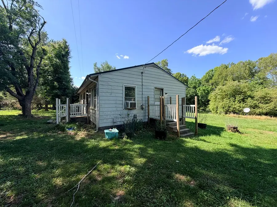 3542 Heights School Rd, Pamplin, VA 23958 - #2