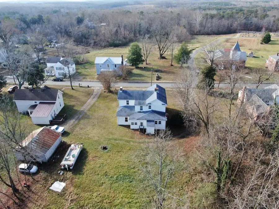 242 Church St, Pamplin, VA 23958 - #3