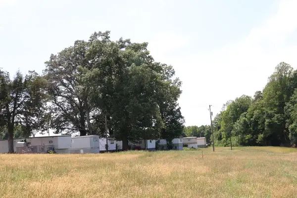 699 Hardtimes Road, Farmville, VA 23901