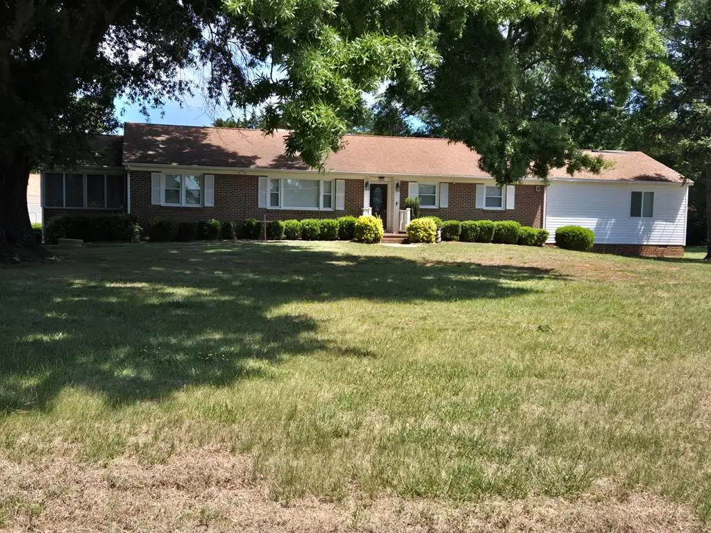 6 Mahan, Farmville, VA 23901 - #1