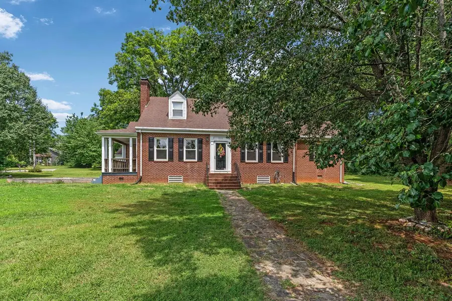 1900 9th St, Victoria, VA 23974 - #2