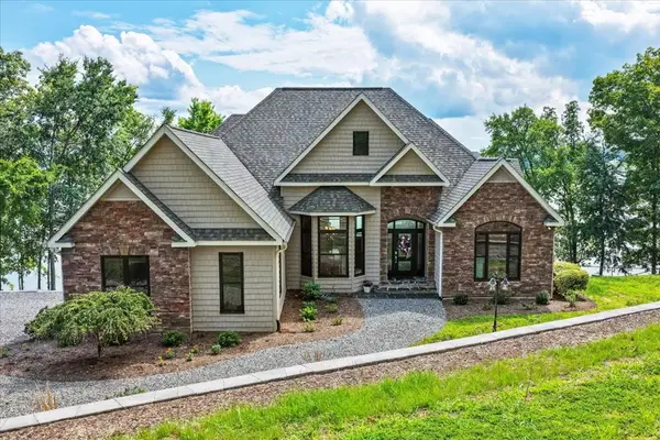 111 Sunset Dr, Clarksville, VA 23927