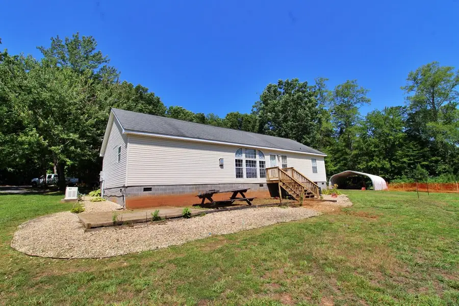 444 Rosewood Ln., New Canton, VA 23123 - #3
