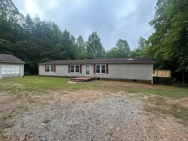 830 Weaver Rd, Green Bay, VA 23942