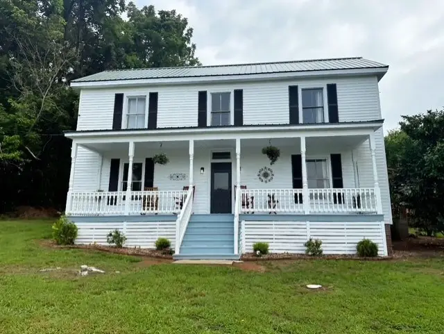 201 Charlotte St, Phenix, VA 23959 - #2