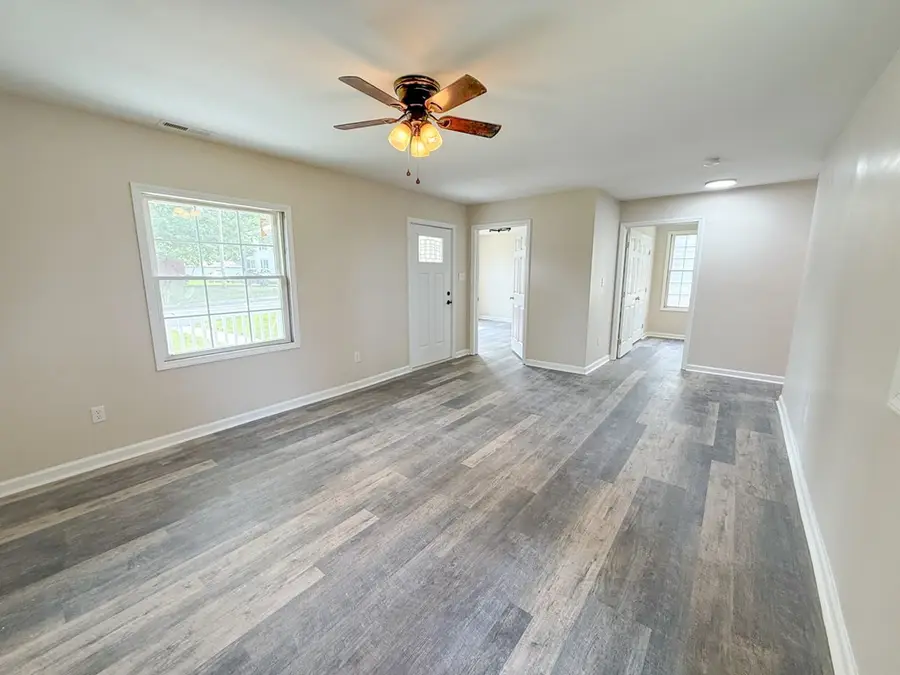 1624 Mecklenburg Avenue, Victoria, VA 23974 - #2