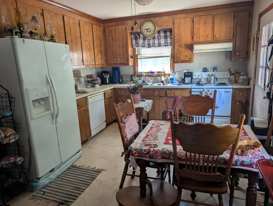 11111 S James Madison Hwy, Dillwyn, VA 23936 - #2