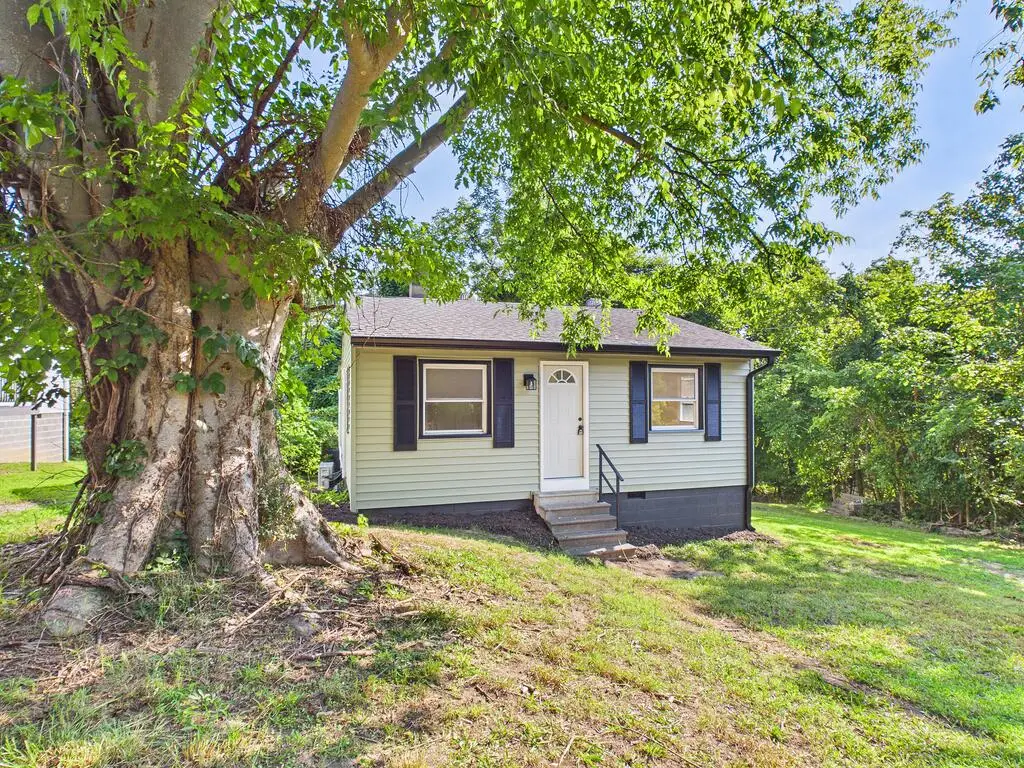 604 Grace St, Farmville, VA 23901 - #1