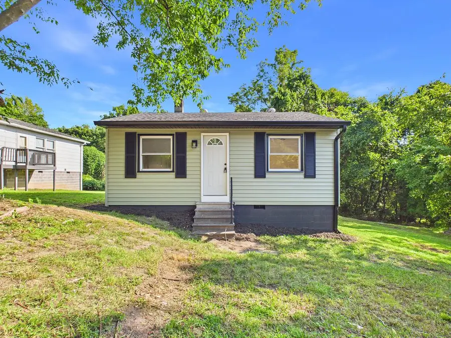 604 Grace St, Farmville, VA 23901 - #3