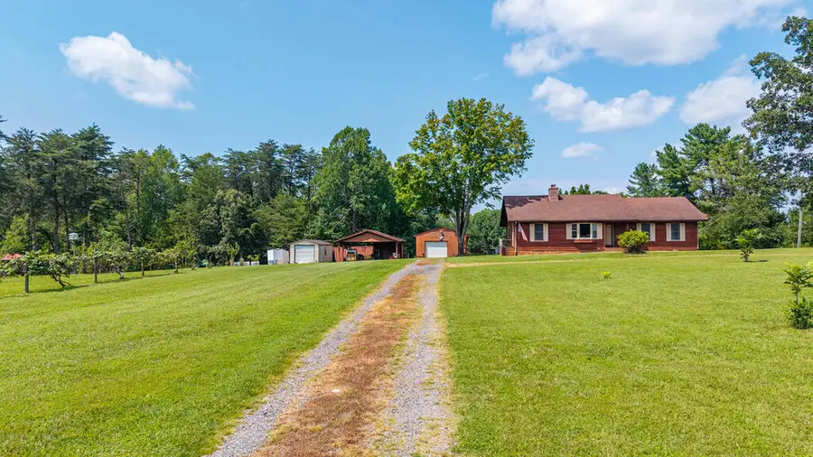 2781 Sandy River Rd., Burkeville, VA 23922 - #2