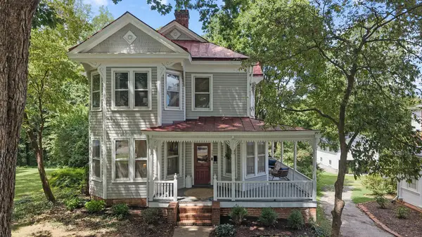 706 High St, Farmville, VA 23901