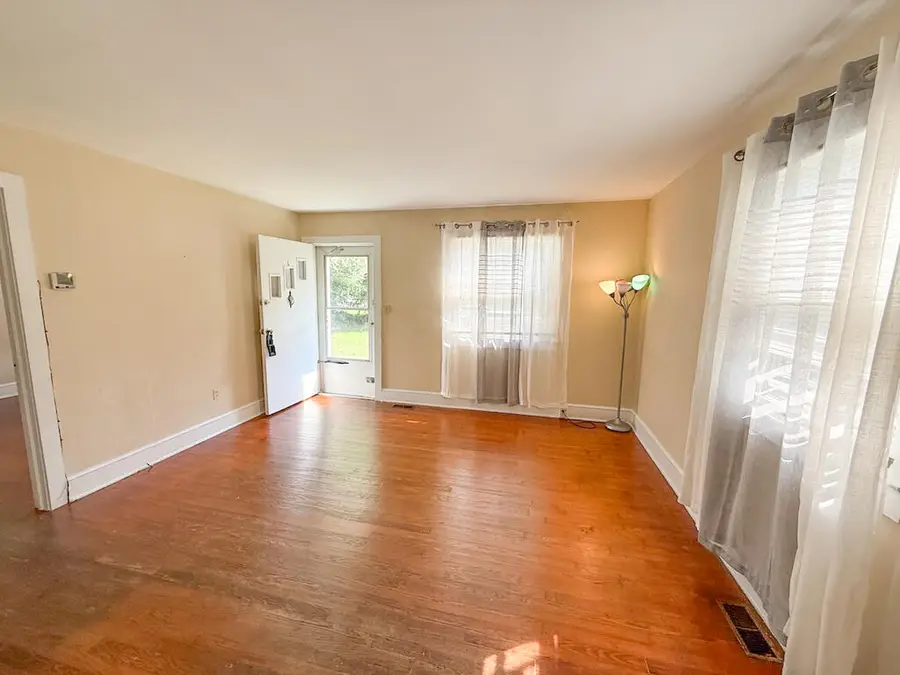 316 E. Tennessee Avenue, Crewe, VA 23930 - #2