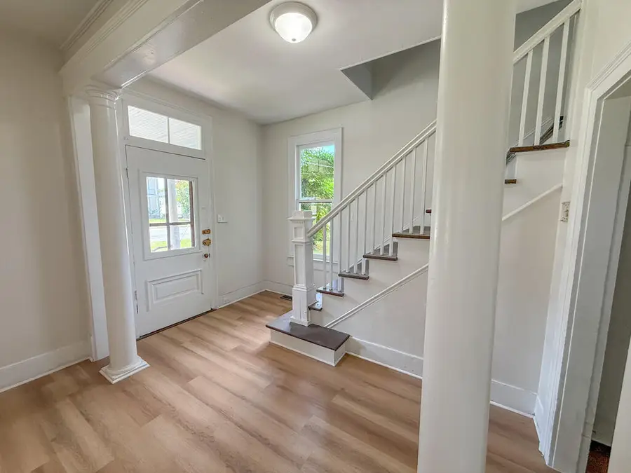 305 East Virginia Avenue, Crewe, VA 23930 - #2