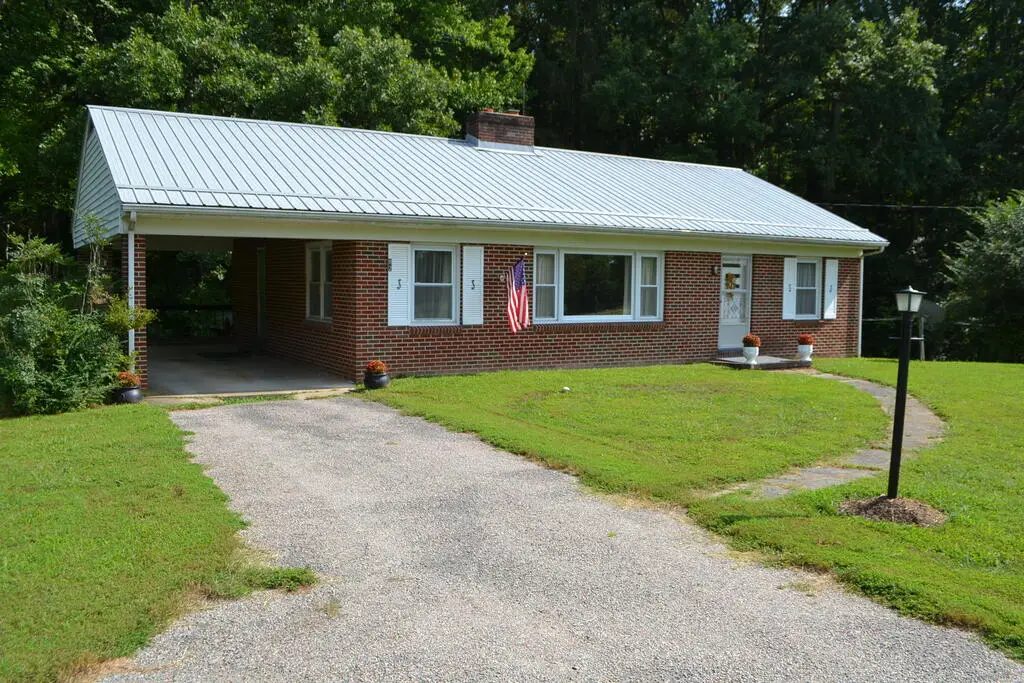 82 Rock Creek Rd, Cumberland, VA 23040 - #1