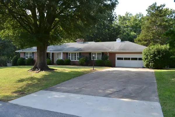 1310 Gilliam Dr, Farmville, VA 23901