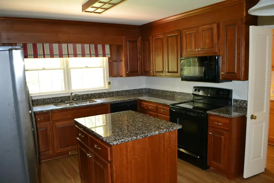 1310 Gilliam Dr, Farmville, VA 23901 - #3