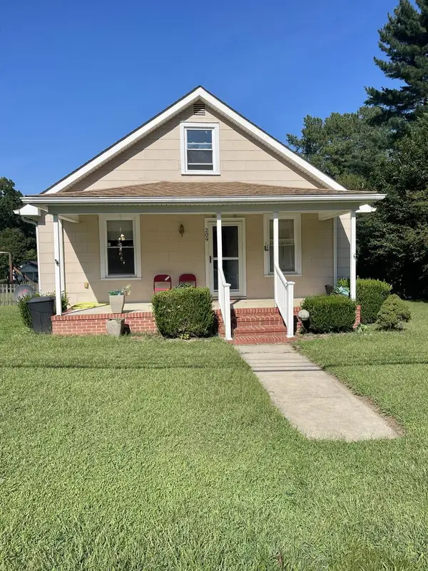 209 East 4th Ave, Kenbridge, VA 23944