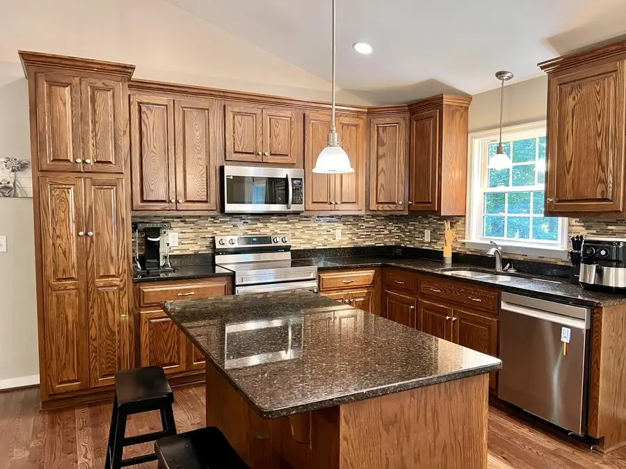 9880 Knobs Hill Ln, Jetersville, VA 23002 - #3