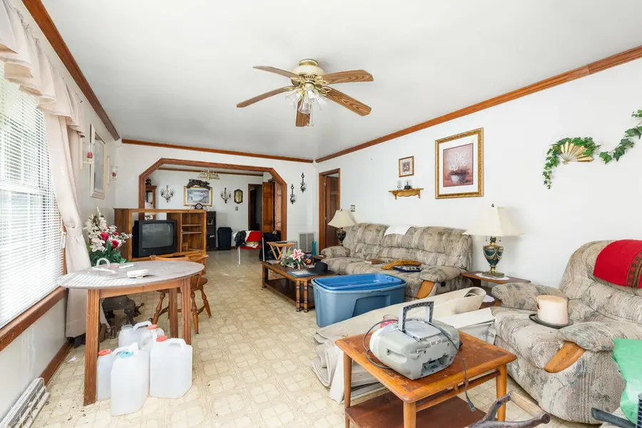 12606 W Colonial Trail Hwy, Crewe, VA 23930 - #3