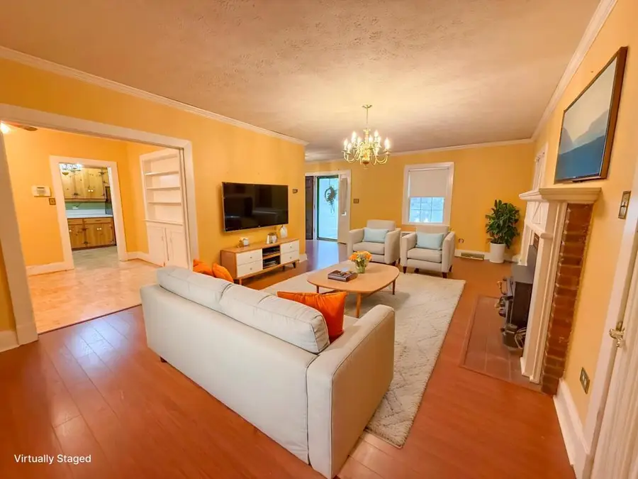 602 W. Virginia Avenue, Crewe, VA 23930 - #2