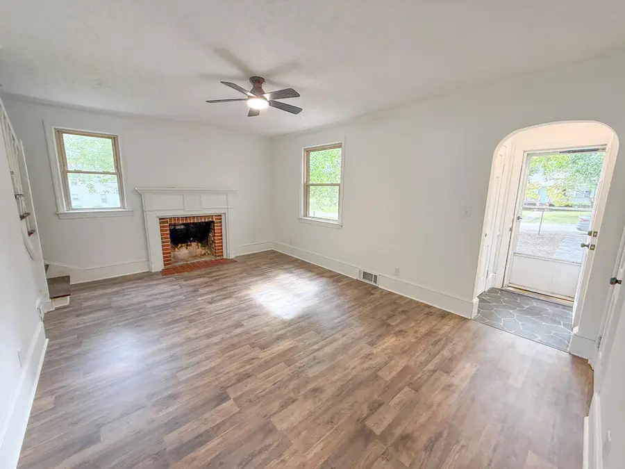 515 E. Carolina Avenue, Crewe, VA 23930 - #3