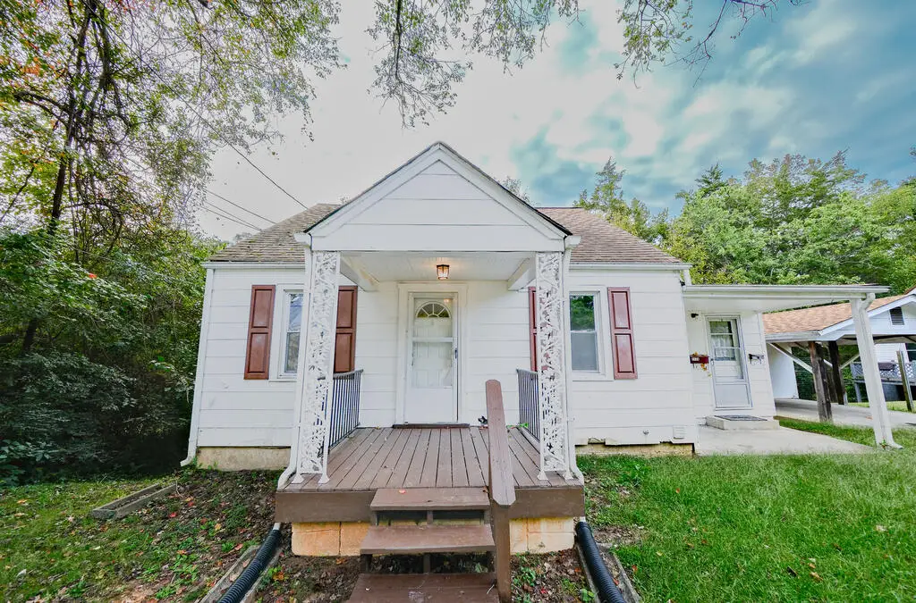 217 Woodrow Ave, Farmville, VA 23901 - #1