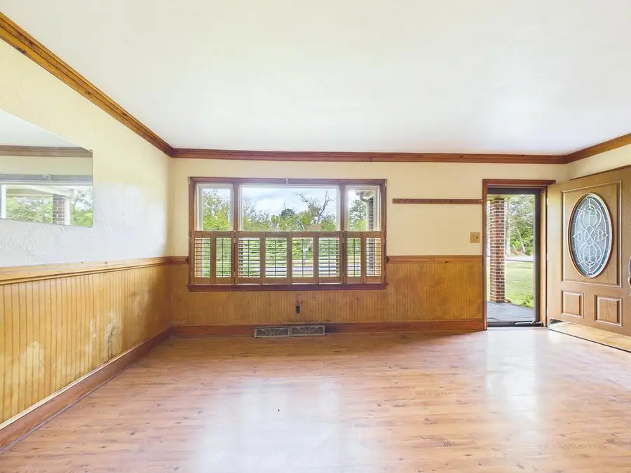 1405 W Tennessee Ave, Crewe, VA 23930 - #3