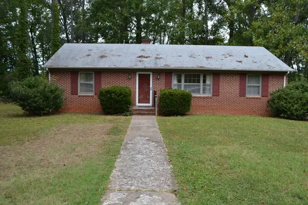 109 Westhill Dr, Farmville, VA 23901