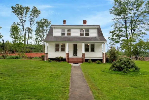 1131 Cody Road, Nathalie, VA 24577